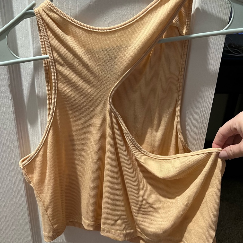 women’s crop top